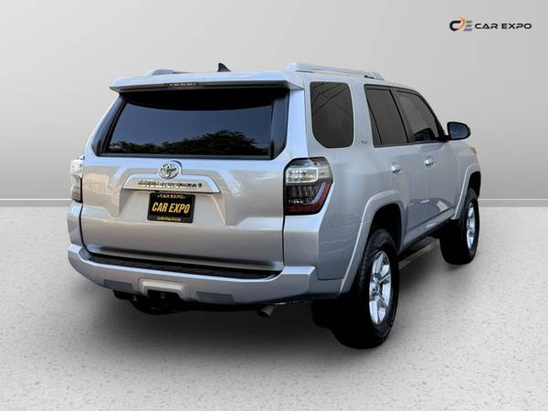 2017 Toyota 4Runner SR5 Utilitario deportivo 4D SUV Plata metálica clásica - $24,998 (LLAME AL 510-455-2586 PARA DISPONIBILIDAD)63613186457985123