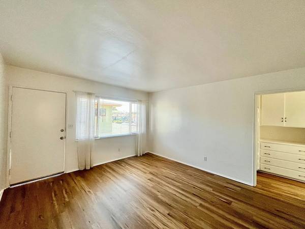 $960 / 1br - 600ft2 - Modern 1-Bed, 1-Bath Upper-Level Home for Comfortable Living (San Diego)63775434465795122