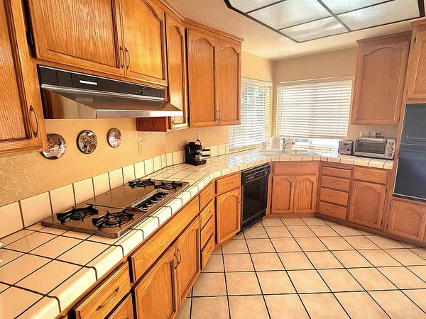 $1,900 / 3br - 02405ft2 - Casa de lujo amueblada de 3 dormitorios (San Jose)63770451087491122