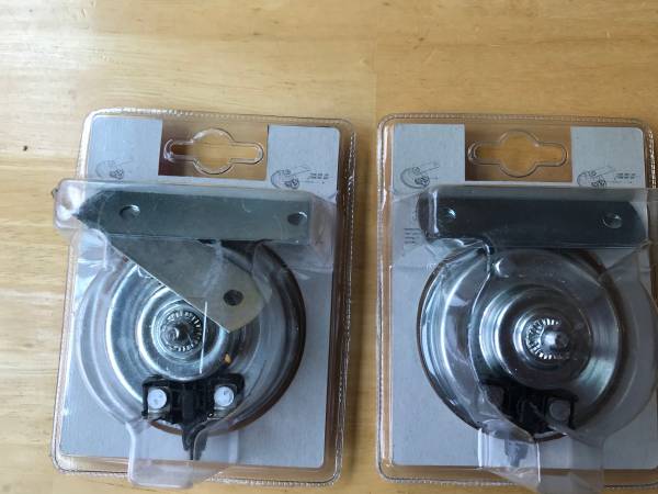 Nuevos cláxones dobles Stebel extra fuertes de 133 dB con arnés - $50 (TYNGSBORO)63470443857795121