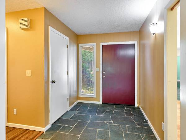 $699,900 / 2br - 2098ft2 - GORGEOUS 1.4 ACRE PROPERTY WITH 36X36 HEATED & COOLED SHOP (Canby)63777317670019123