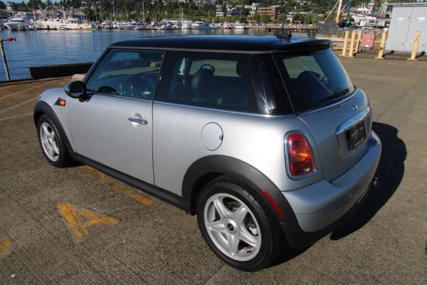 2007 R56 MINI COOPER Hardtop PLATA PURO Frenos Nuevos 118k INTERCAMBIO LOCAL - $4,400 ((Especializados SOLO en MINI / Salón Interior))63469891043971124