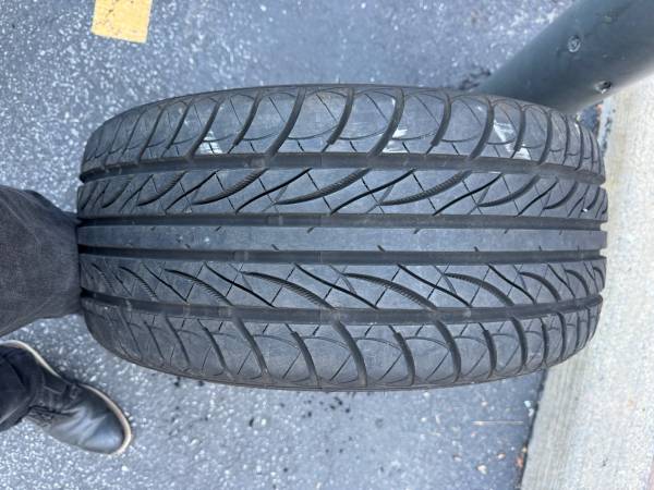 Blackhawk Street H Only one tire like new 225/40/18 1