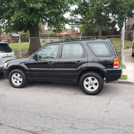 FORD ESCAPE 2004 SUV - $2,20063618003710595123