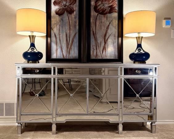 🔆🔆ELEGANT MIRRORED SILVER METALLIC buffet/dresser/sidebiard/tv stand/chang 1