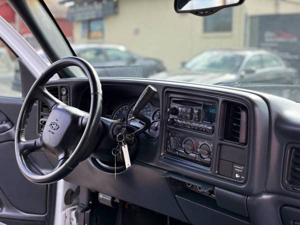 2001 Chevrolet Silverado 1500 LS - Photo 9