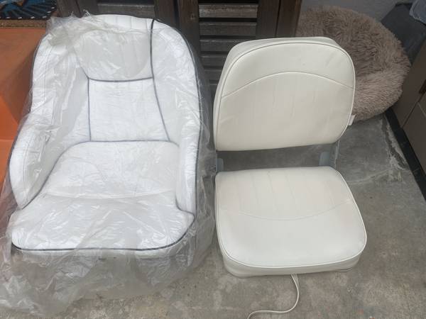 Brand new boat seat 1