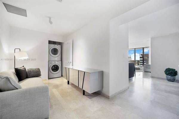 $7,000 / 2br - 1370ft2 - Elegant 2bd Condo in Rise Condo, Miami (Downtown Miami)64002015325443121