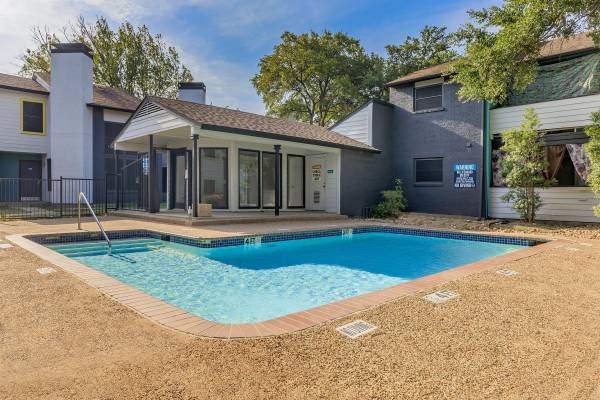 $1,200 / 2br - 2 Bed, Hardwood flooring, Spacious floorplans (1908 Randy Snow Road, Arlington, TX)63936223536514123