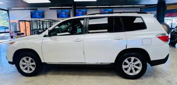 2013 Toyota Highlander SE  4dr SUV SUV AWD All Wheel Drive - $22,995 (1555 W San Carlos St  San Jose, CA 95126)63613170478723124