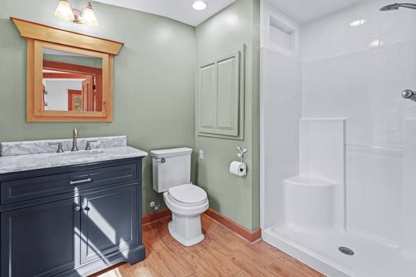 $1,040,000 / 4br - 2217ft2 - Fairview home on 9+ acres (Fairview)64029212444929122