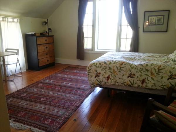 Cute Ashland railroad district furnished studio avail Dec 2026 1