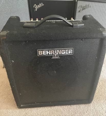 Behringer Ultratone Keyboard Amp 1