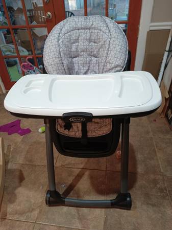 highchair 1