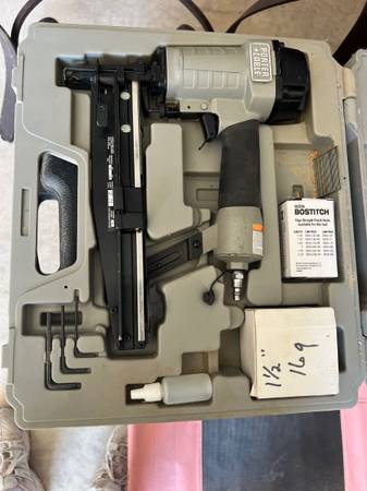 Pneumatic Finish Nailer 1