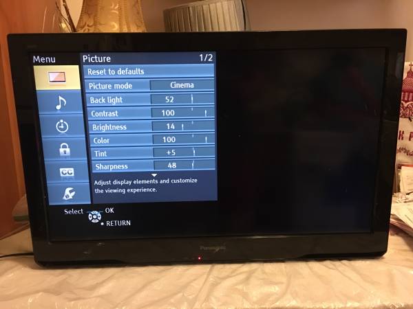 Panasonic 40” Inch Wall Mounted Flat Screen HDTV LCD TV Television Set 1
