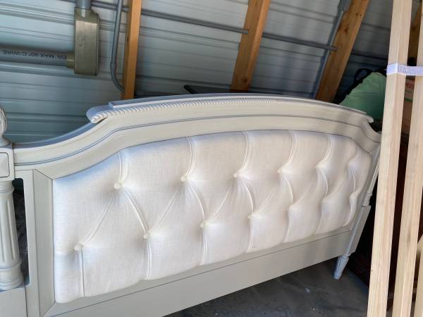 Pottery Barn Full Size Bed 1