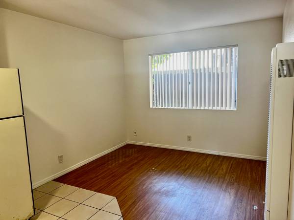 $1,295 / 1br - 575ft2 - Senior Housing One bedroom one bath in Quiet, Gated Community (City Heights)63866049531395122
