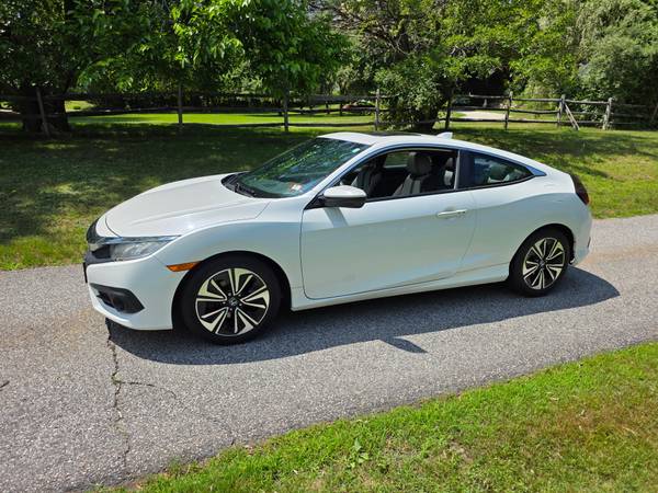 17 Honda Civic EX-T Cpe $Priced To Sell$  EXCELLENT CONDITION - $12,500 (Dunstable)63623687421185123