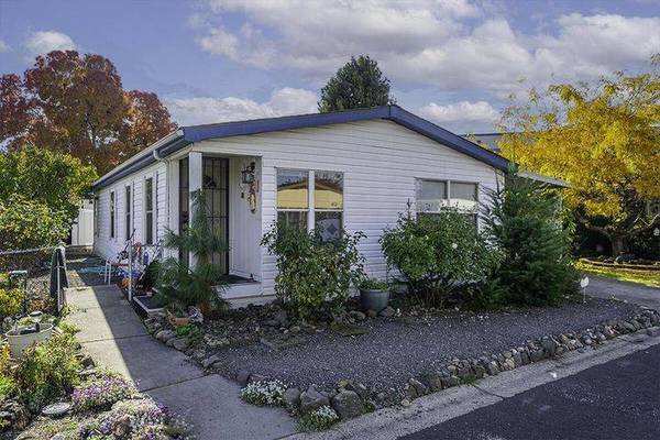 3 Bed 2 Bath 1056 sq. ft. Double-Wide! 3431 S Pacific Hwy #9! $60,000! 1