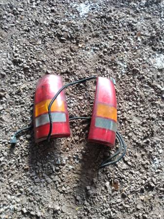 Silverado / Sierra m Tahoe Yukon suburban  taillights tail lights 1