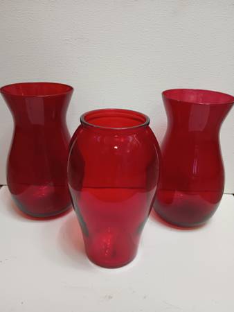 3 Red Glass Flower Vases 1