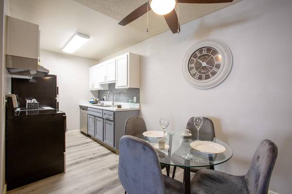 $1,250 / 2br - 932ft2 - Outdoor Fitness Equipment, Guest Parking, Clubhouse (7700 E Speedway Blvd, Tucson, AZ)63675082461443122