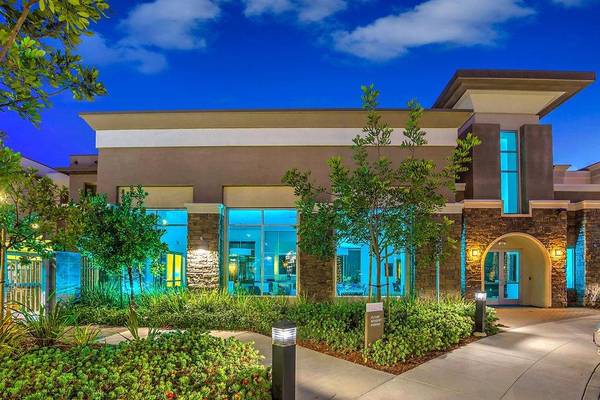 $2,699 / 1br - 803ft2 - Adjacent to the entertainment and shopping mecca of The Collection (Riverpark)63800428118785122