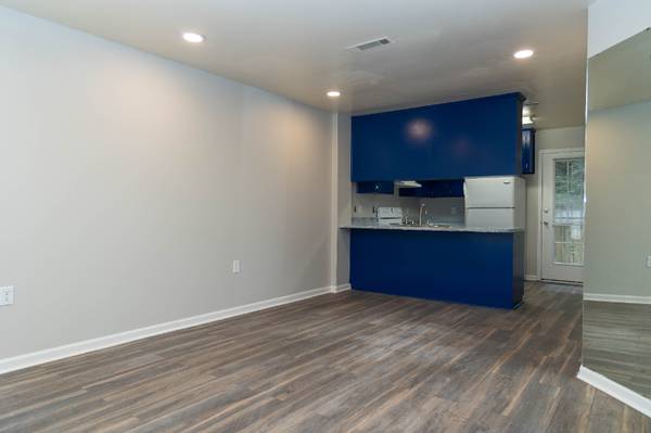 $950.00 / 2br - Modern 2 Bed 1.5 Bath Unit in Dothan, AL - Rent $950 - Available 10/1/63819586545537122