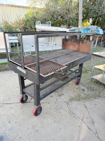 Large open fire grill 1