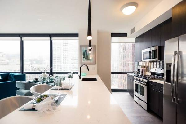 $3,745 / 2br - Downtown Two Bedroom-In unit w/d, Gym, Indoor Pool, EZ walk-The Loop (The Loop)63960013661826121