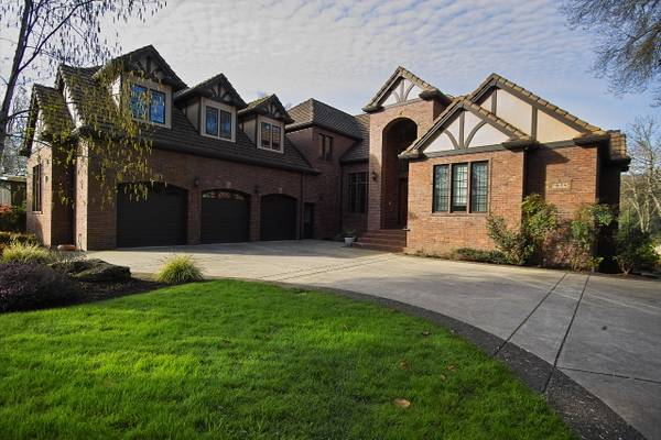 Rare Willamette River Waterfront Home - Private Dock 1