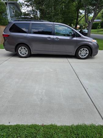 2015 Toyota Sienna XLE - $8,700 (Rockville)63618594220417123