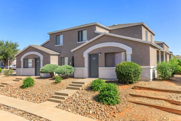 $1,475 / 3br - 1097ft2 - Newly renovated townhomes with Reduced Rate! Call for Move in Special! (Sierra Vista)63664794282115121