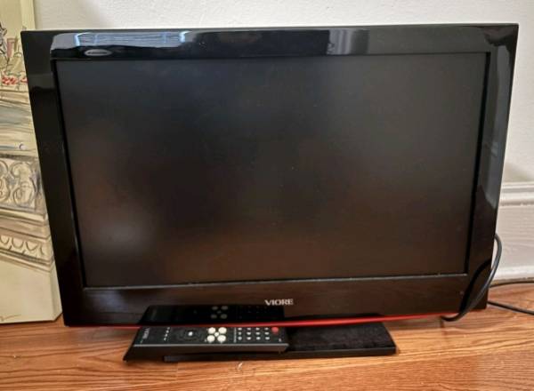 LCD Viore Television 24" Excellent Perfect Condition 1