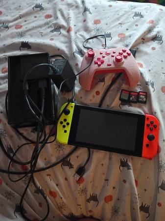 Used Nintendo Switch 1 bundle 1
