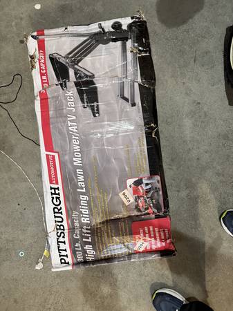 Pittsburgh Riding lawnmower jack 1