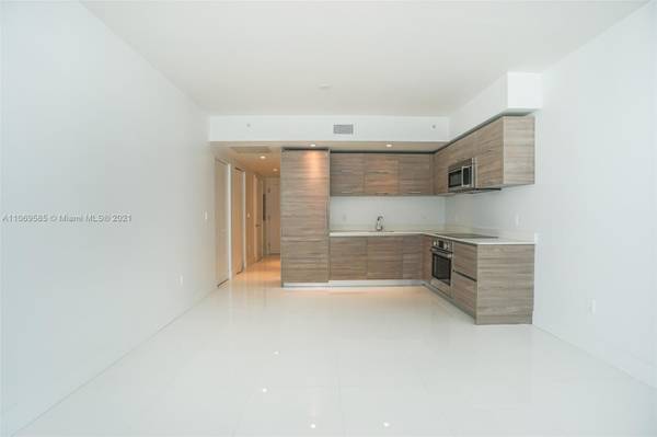 $3,600 / 1br - 649ft2 - 1 Bedroom 1 Bath SLS Brickell Great Views and Balcony (Brickell)64051003344642120