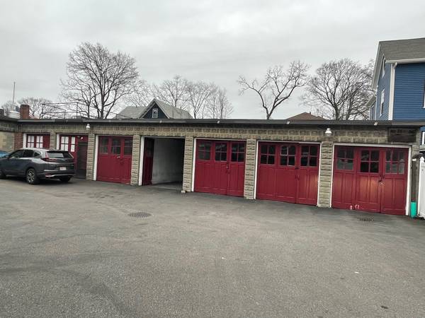 $325 / 999999ft2 - Parking available October 1st! GARAGED Spot near Brookline Village! (Brookline Village)63699294996225120
