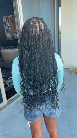 💙💚$250 any size braids  Professional Experience Stylist 💚💙 1