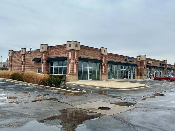 $17 / 3097ft2 - Busy Washington Avenue Retail (Racine)63846717652099120