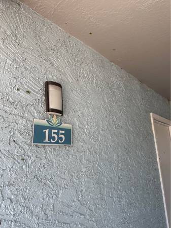 Spacious 1 bed 1 bath w. black appliances ready for move in! 1
