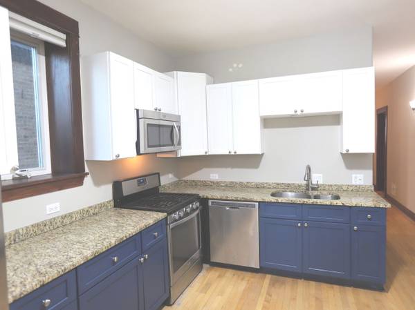 $2,075 / 2br - 1250ft2 - Charming and Spacious 2BD/2BR Unit, Utilities Included(Furnished) (Chicago)63959874836866121