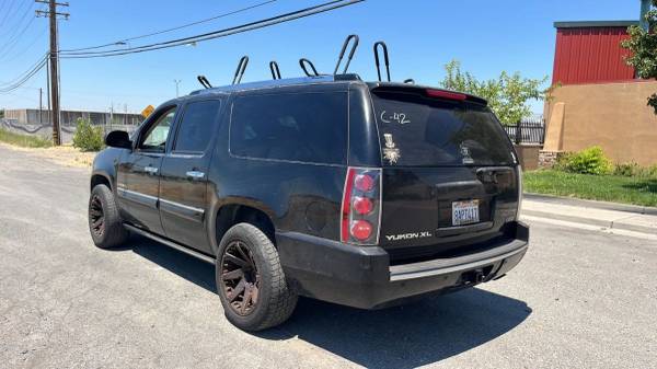 2007 GMC Yukon XL 1500 AWD All Wheel Drive Denali Sport Utility 4D SUV - $3,800 (Real Deal Auto)63619131435651123