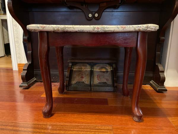 Side table or Piano chair with storage 1