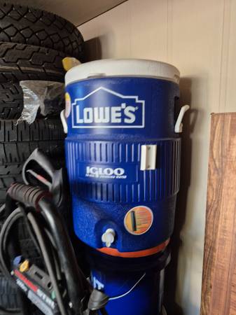 Igloo 10 gallon cooler 1