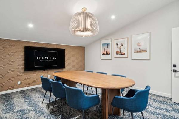 $2,954 / 2br - 1114ft2 - Ubicado en Woodland Hills, 2/hab, Lavavajillas (5807 Topanga Canyon Blvd, Woodland Hills, CA)63912984423042120