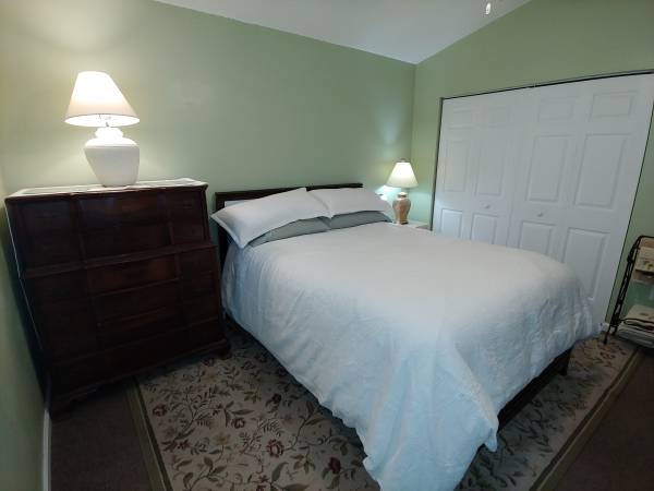 $950 / 215ft2 - $950 Fully-Furnished Private Bedroom in Clean, Upscale Townhome (Plantation/Sunrise)64001848475905120