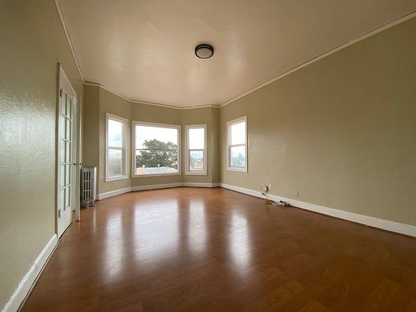 $1,300 / 1br - 1BR/1BA Apartment | Bay Views & High Ceilings | Near UC Berkeley & BAR (Bushrod)63797037303043120