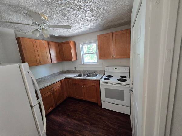 $1050.00 / 3br - 1400ft2 - 1047 Murray Ave, Akron, OH 4431063621849506307121